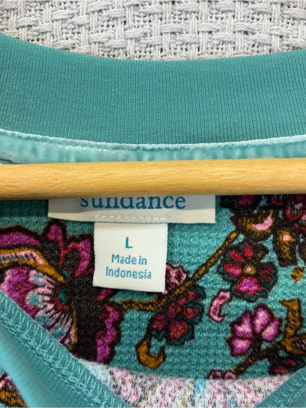 Sundance Thermal Top Womens Large Blue Floral Waffle Knit Button Cuff Sleeve - Picture 5 of 11